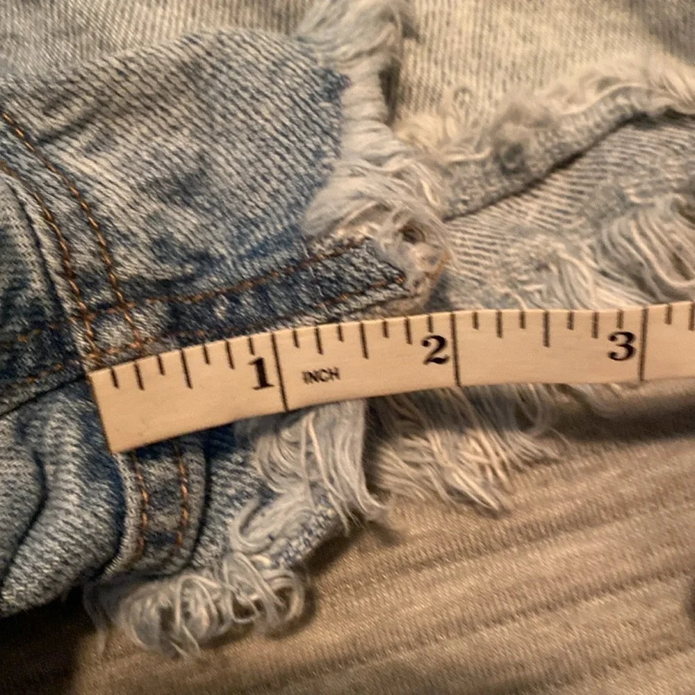 PACSUN Vintage high rise button fly jean shorts size 28